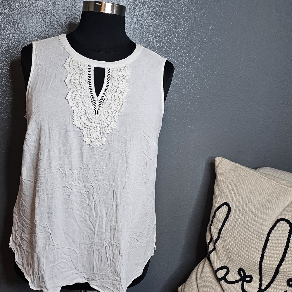 Daniel Rainn white lace sleeveless blouse size 2X